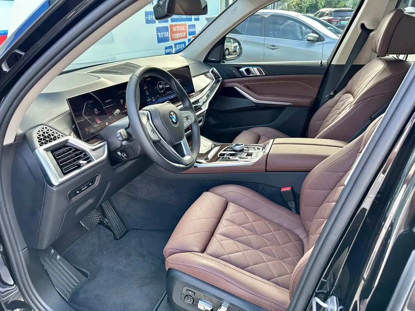 BMW X7 2024 2023 xDrive40i Leading Luxury Package