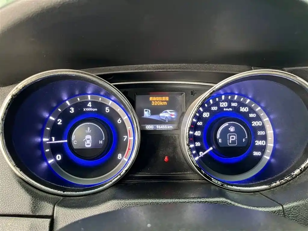 Hyundai Sonata 2011 2.0L Automatic Fashion фото 6