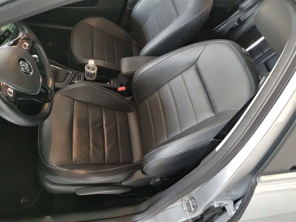 Volkswagen Lavida 2017 1.6L Automatic Comfort Edition фото 11