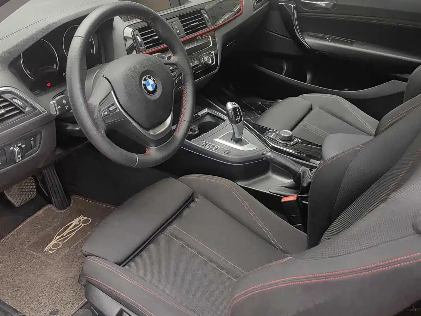 BMW 2 Series (Import) 2018 220i Sport Design Package фото 8