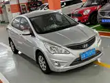 Photo 3 - Hyundai Verna