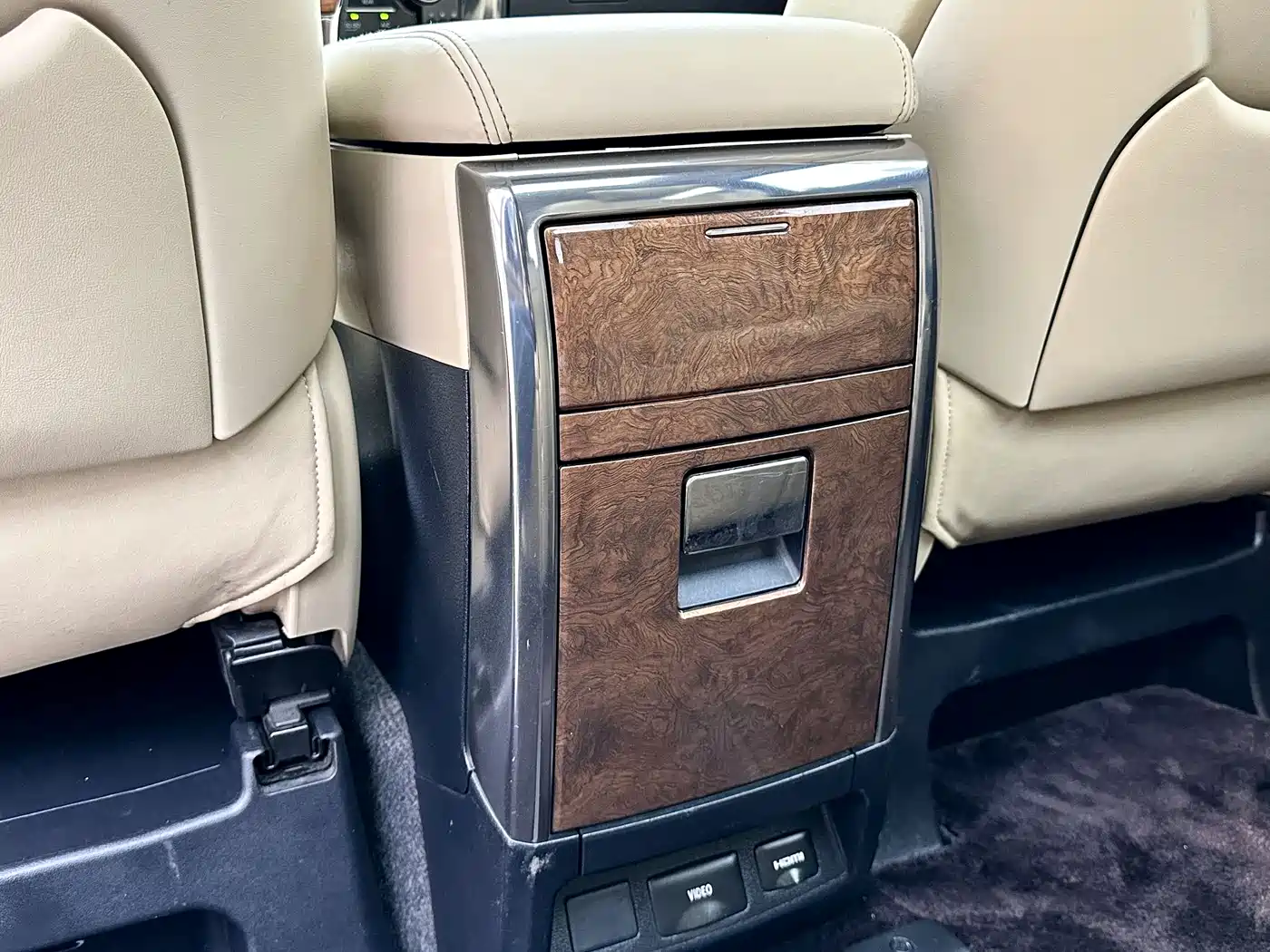 Toyota Alphard 2015 3.5L Premium Edition фото 33