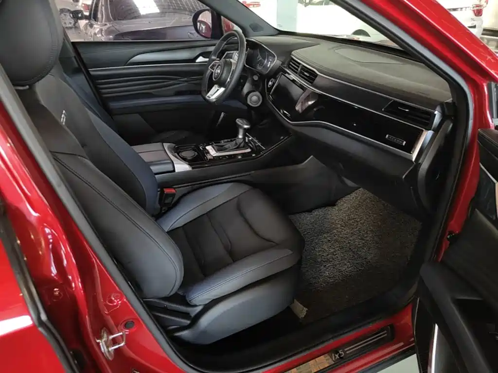Dongfeng Fengguang Fengguang ix5 2019 2019 220T CVT Smart Joy China V