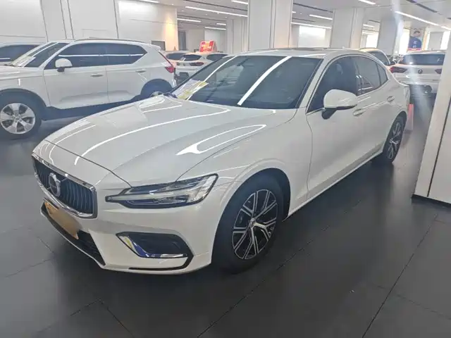 Volvo S60 B4, Смарт Люкс