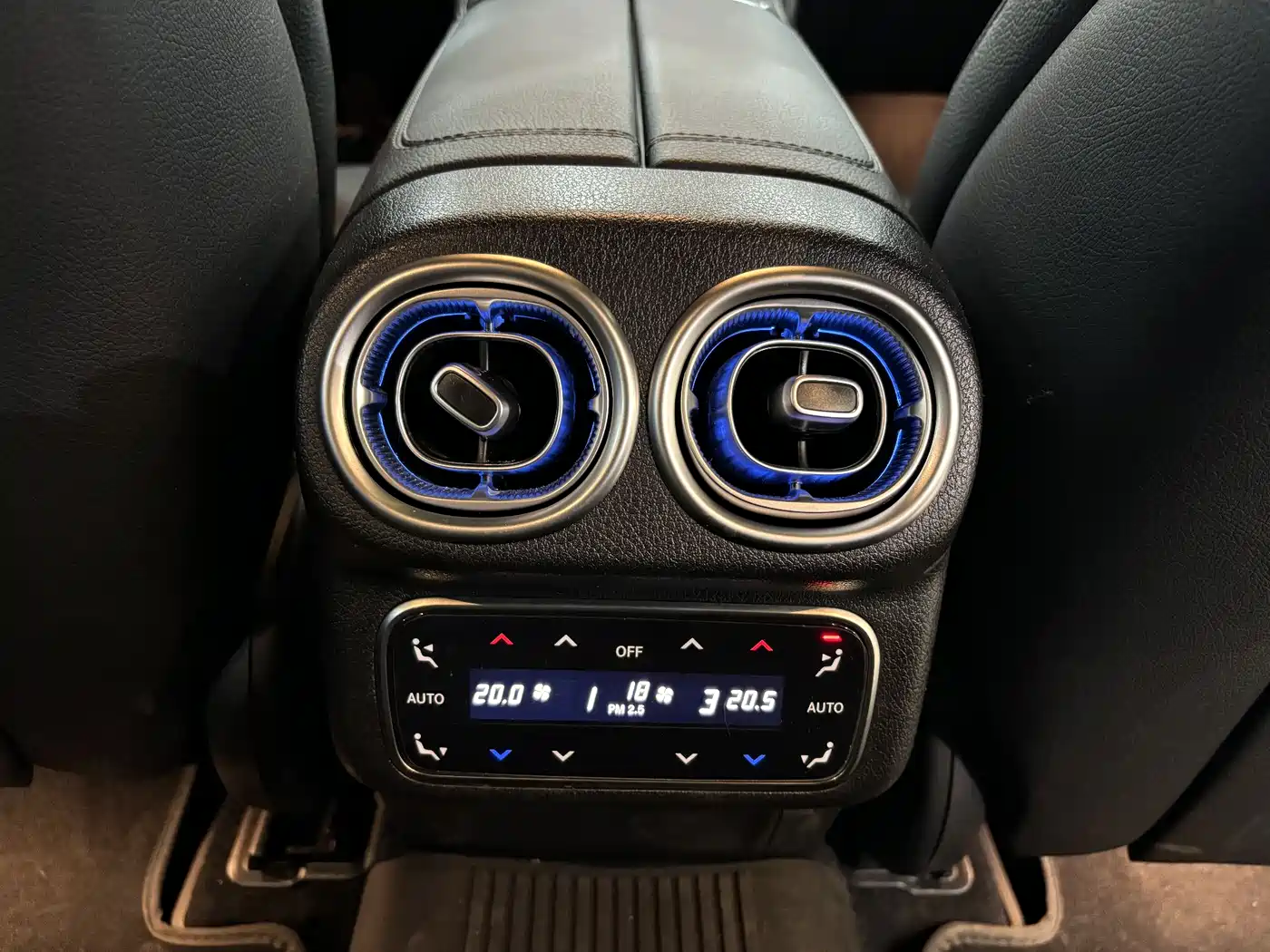 Mercedes-Benz GLC 2024 GLC 260 L 4MATIC Luxury 5-seater фото 24