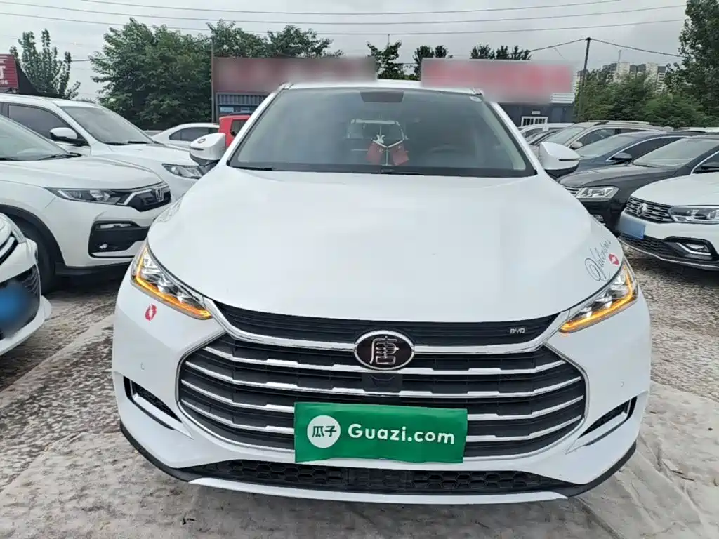 Фото 3 - BYD Tang