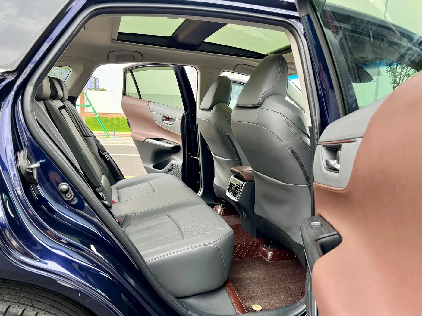 Toyota Lingfang HARRIER 2022 2.0L CVT 2WD Premium Edition фото 11