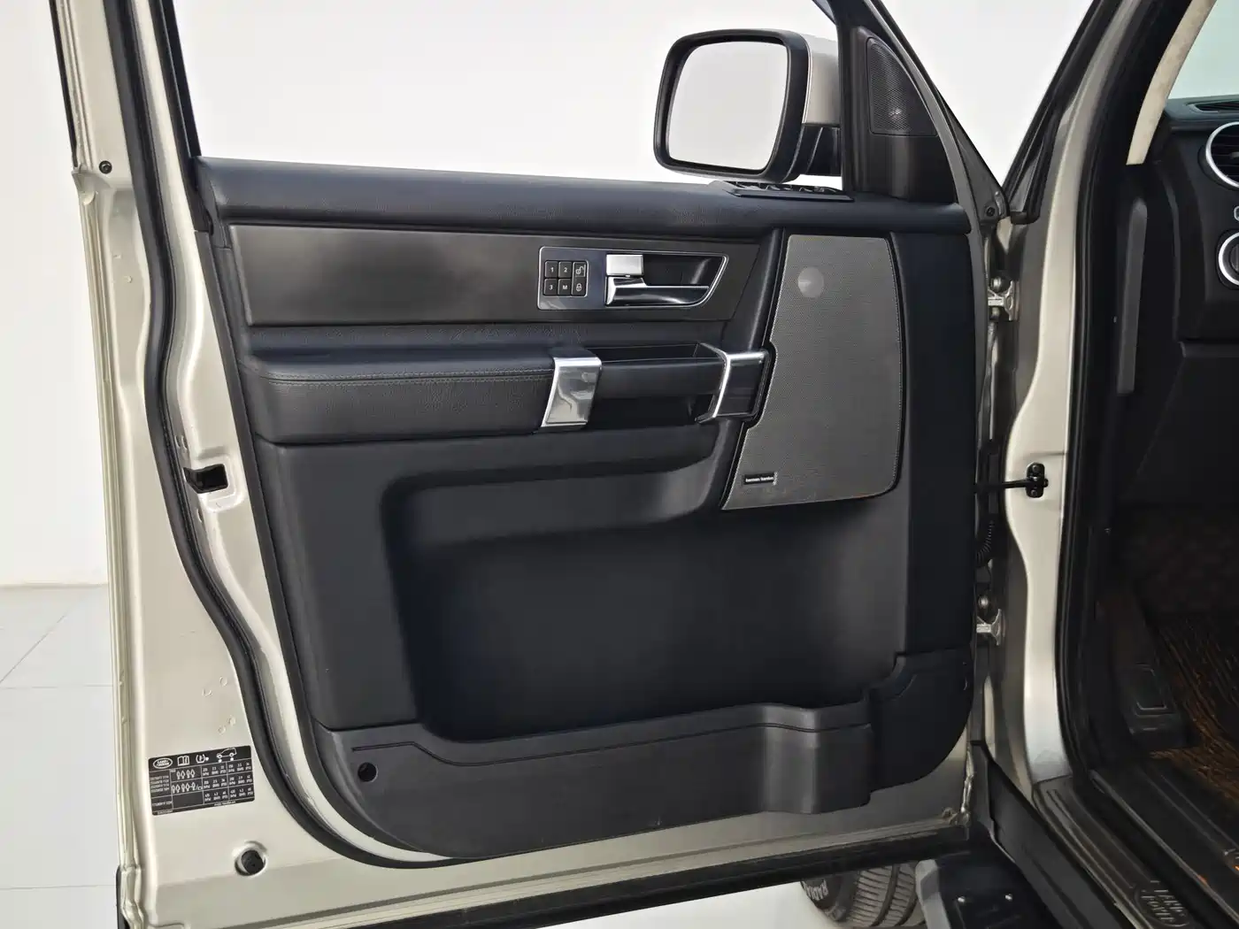 Фото 21 - Land Rover Discovery