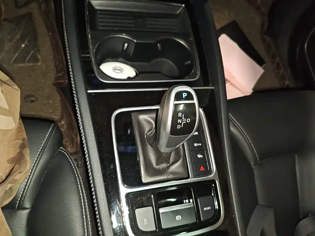 Фото 14 - BYD Song MAX