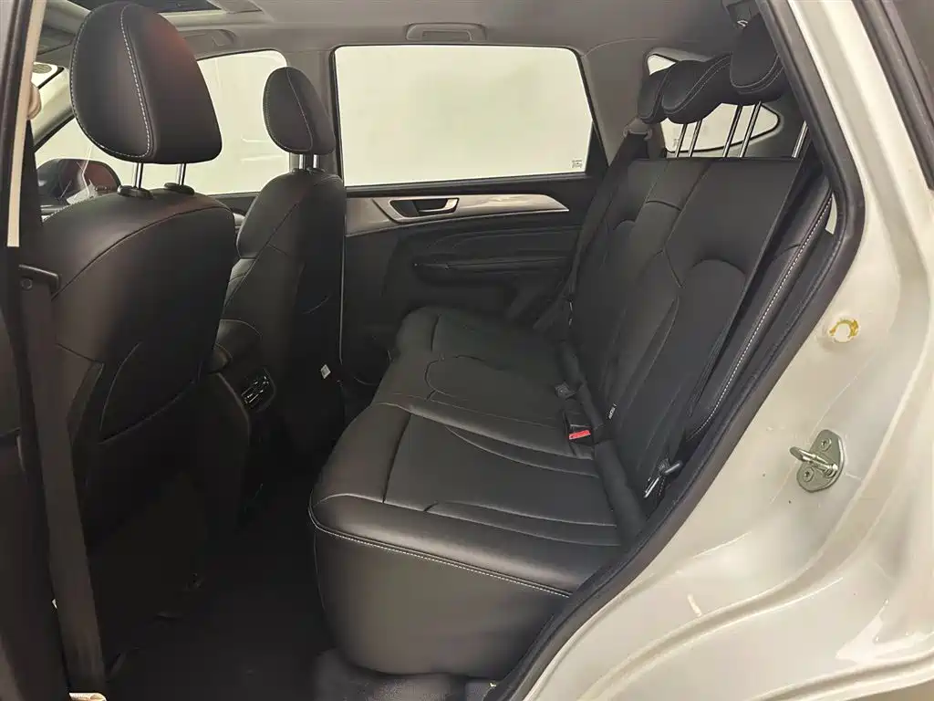 Haval M6 2021 PLUS 1.5T DCT Luxury Smart Connect фото 21