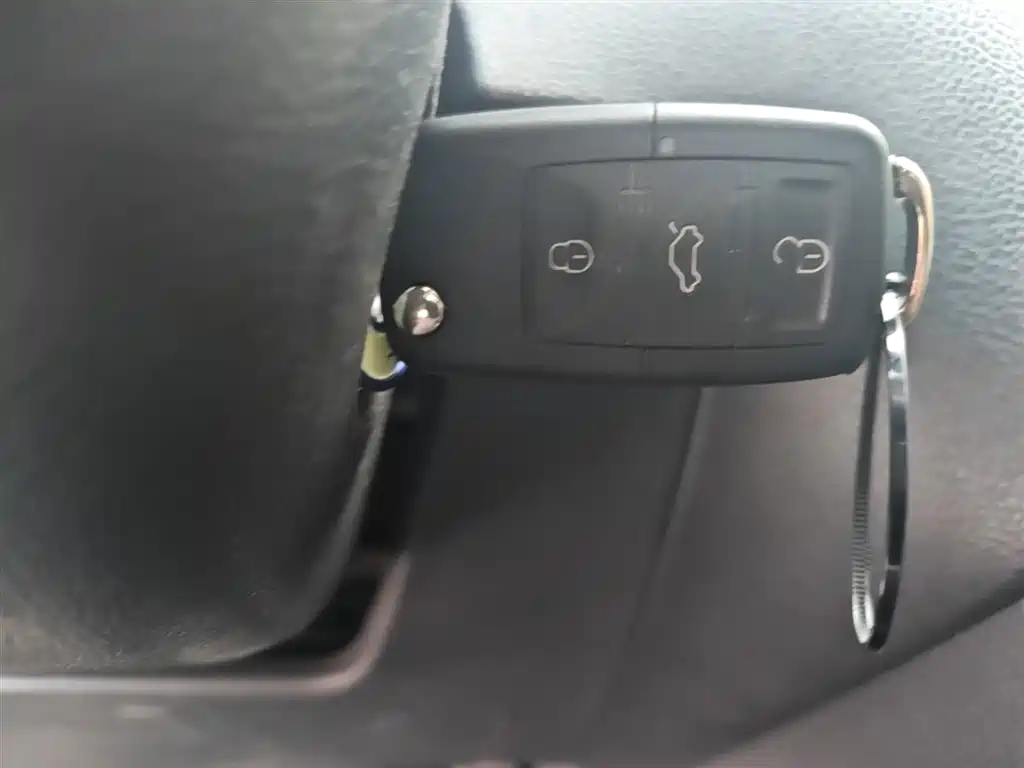 Volkswagen Polo 2018 1.5L Cross Polo Auto фото 9
