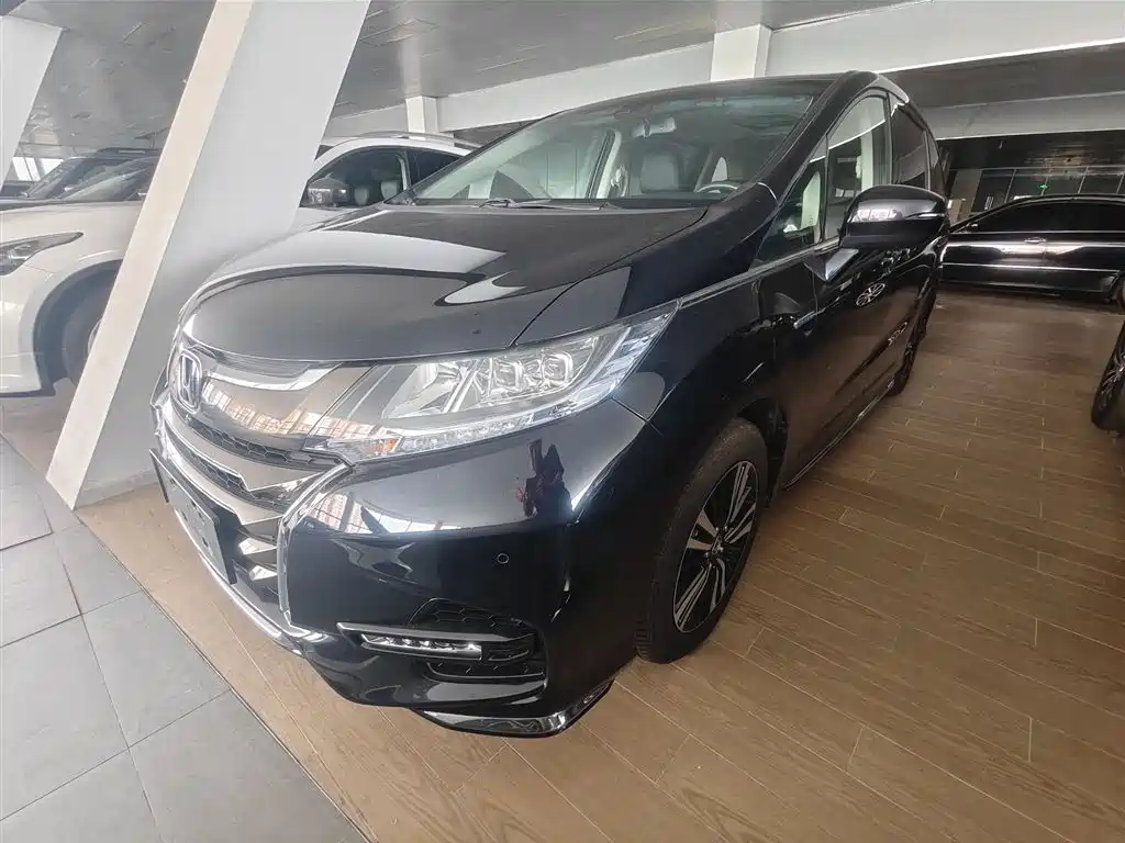 Honda Odyssey 2019 2.0L Sharp Ultimate Edition