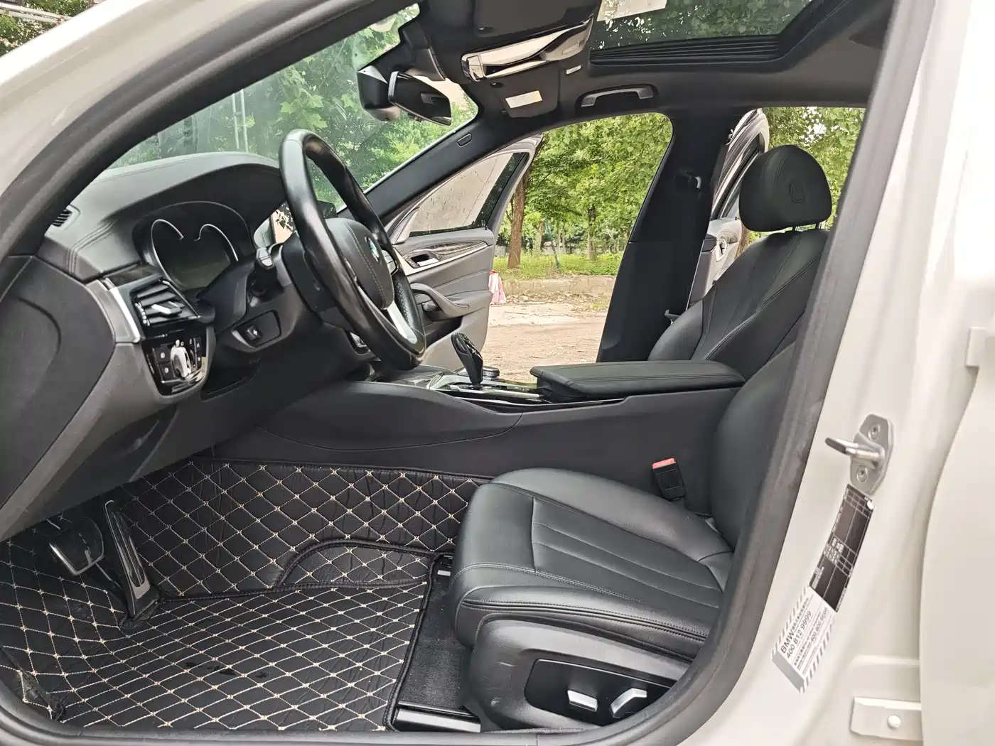BMW 5 Series 2018 525Li M Sport Package фото 13