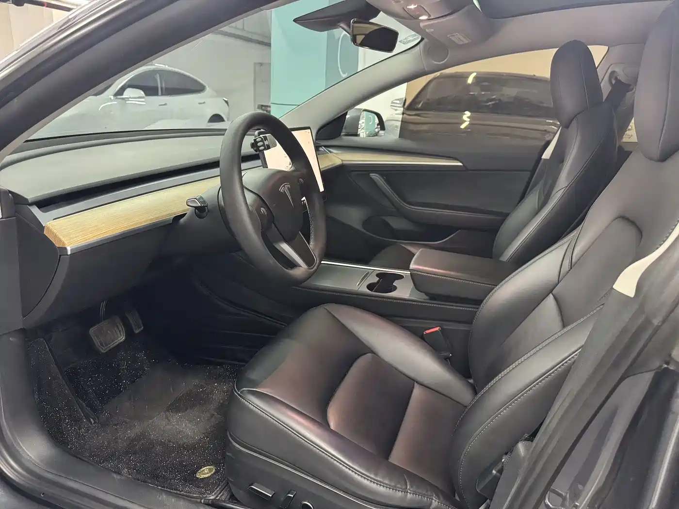 Фото 3 - Tesla Model 3