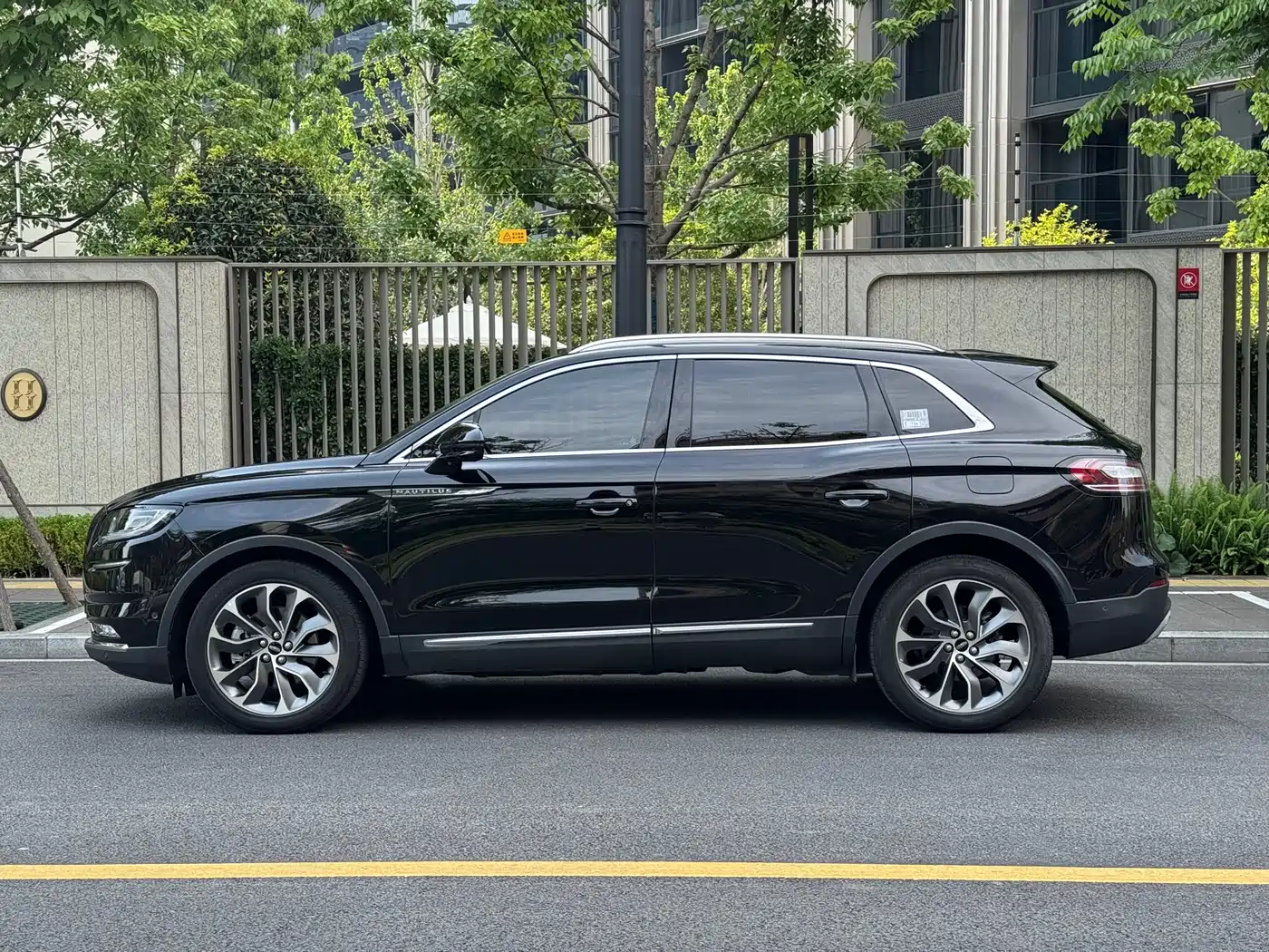 LINCOLN NAVIGATOR