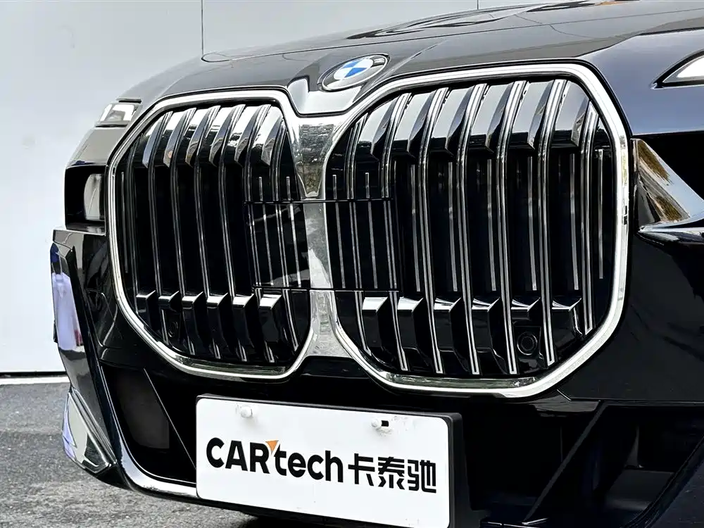 BMW 7 Series 2023 Model 735Li M Sport Package фото 14