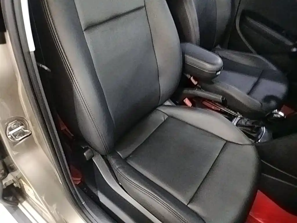 Volkswagen Polo 2016 1.4L Cross Polo Automatic фото 25