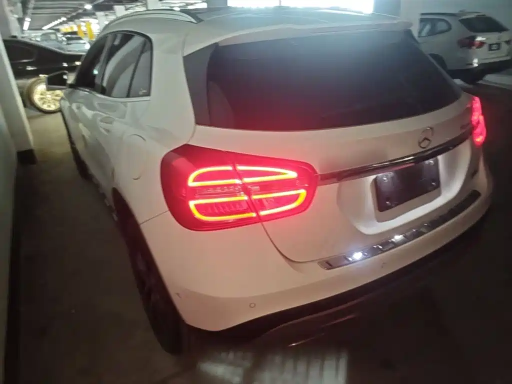 Mercedes-Benz GLA 2016 GLA 220 4MATIC Fashion фото 5