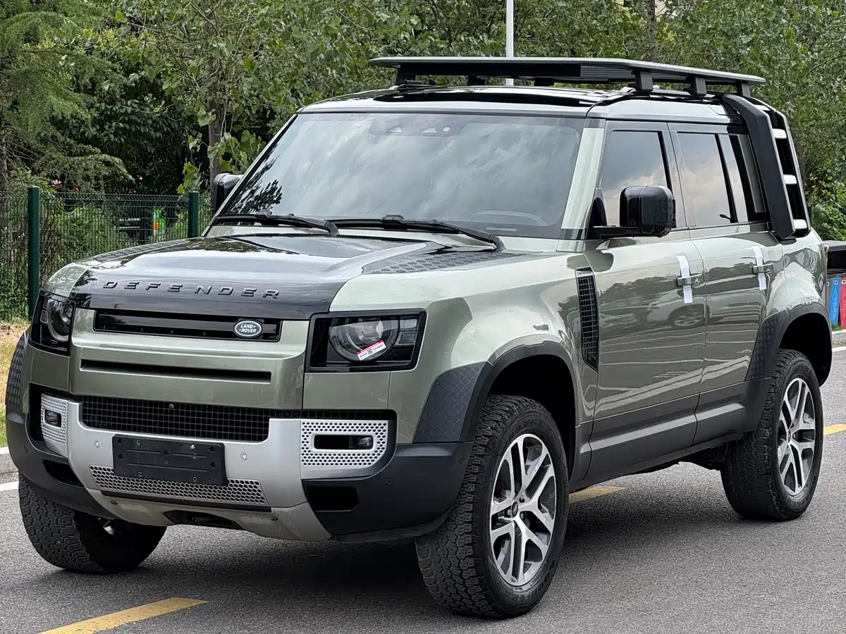 Photo 4 - Land Rover Defender