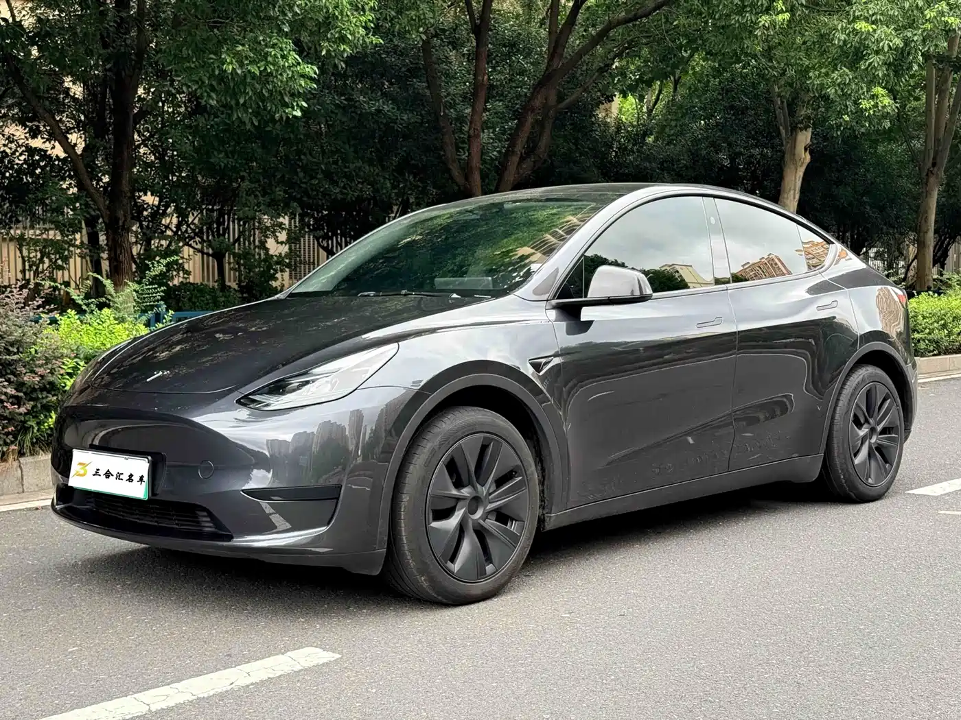 Tesla Model Y 2024