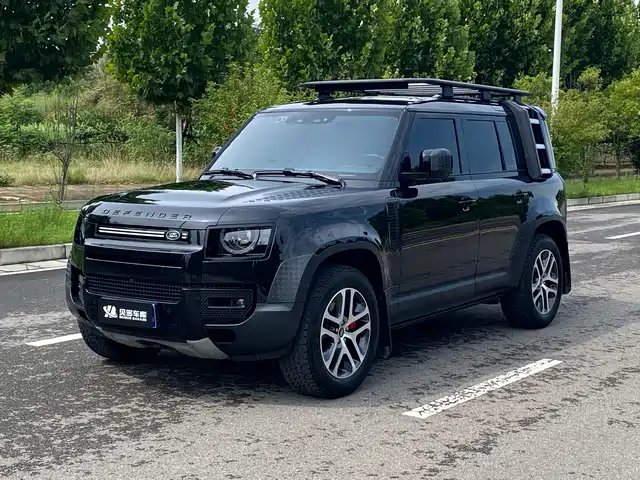 Land Rover Defender 2023
