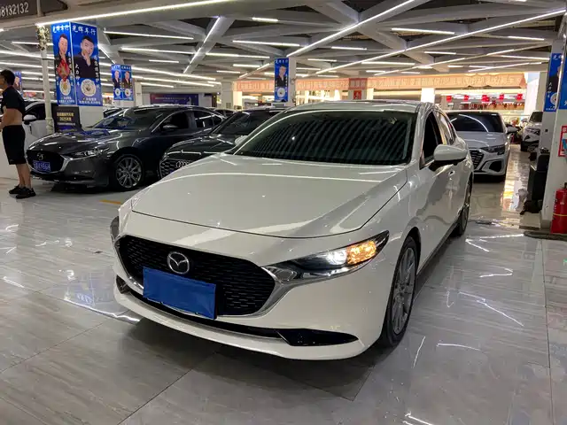 Mazda 3 Axela 2023