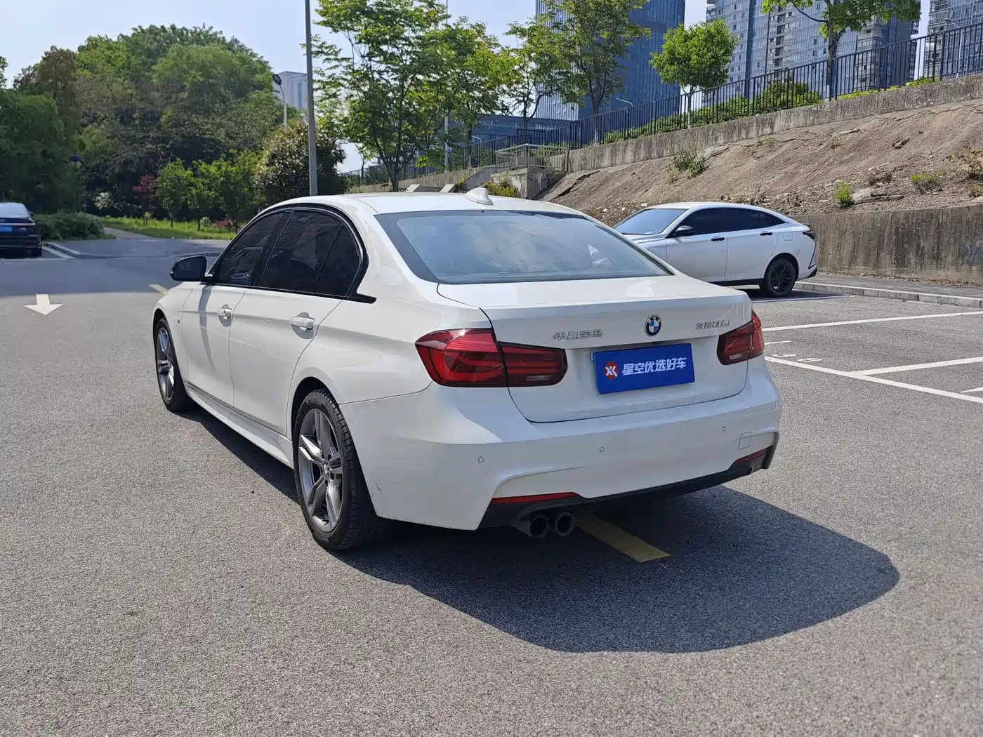 BMW 3 Series 2018 320Li M Sport Black Night Edition фото 16