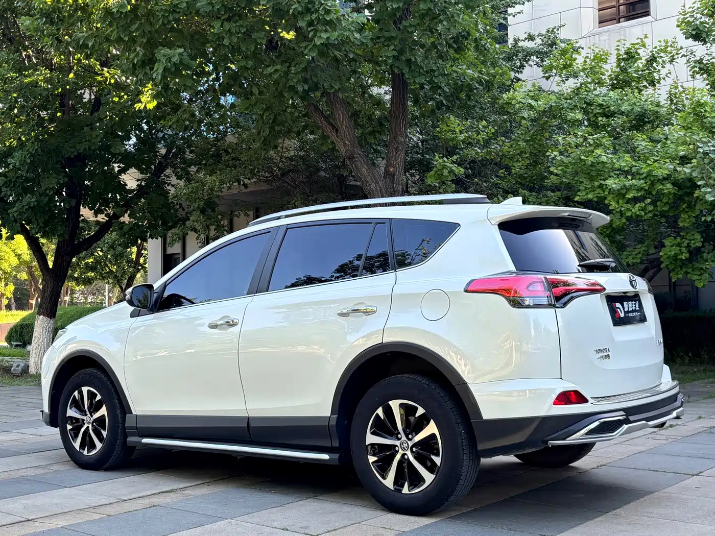Toyota RAV4 Rongfang 2016 2.0L CVT 2WD Trend (China V) фото 6