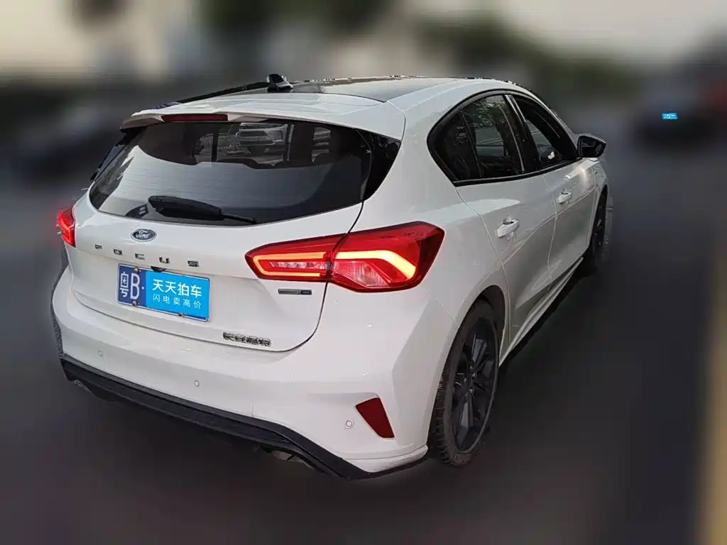 Photo 2 - Ford Focus