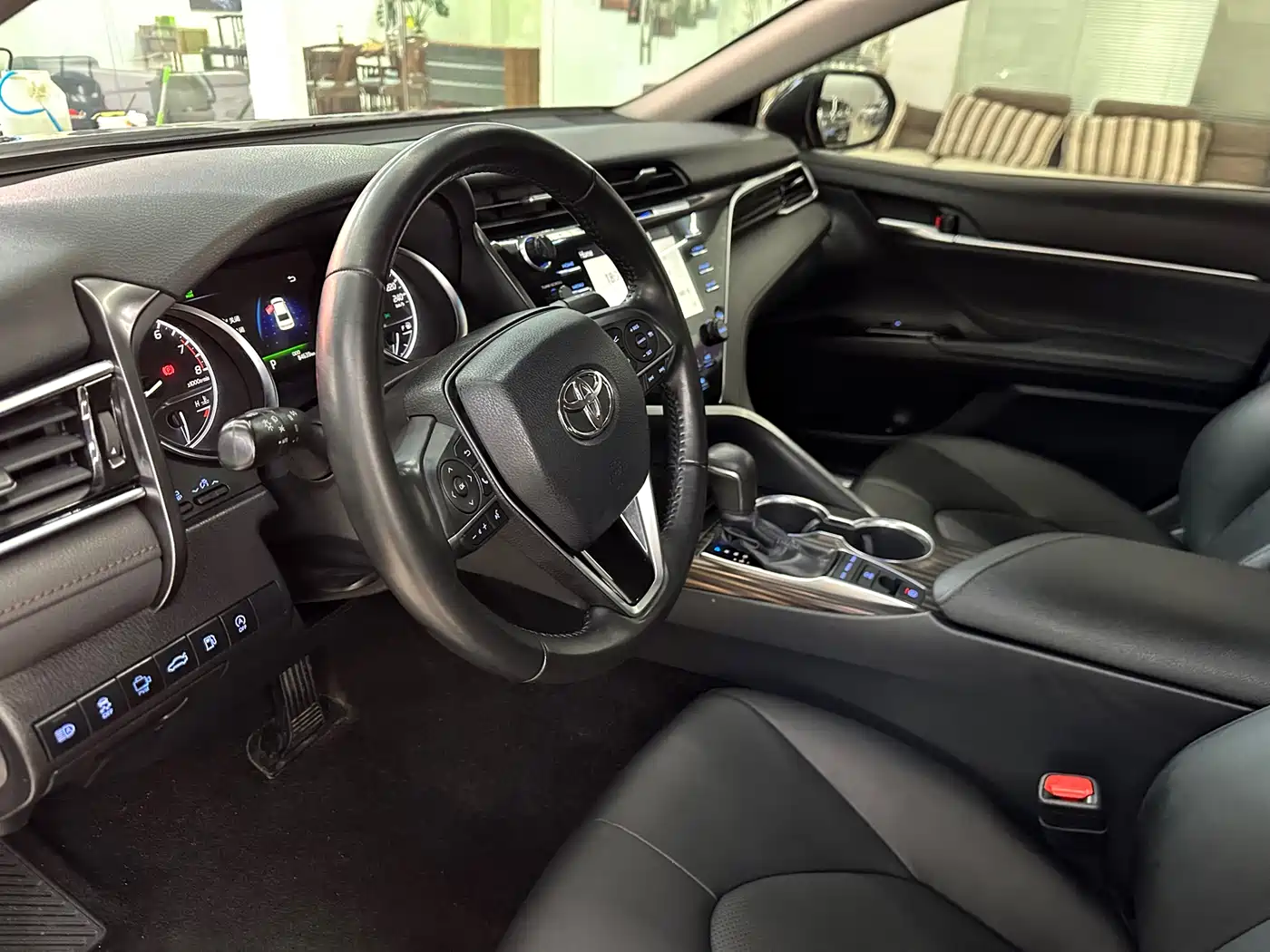 Toyota Camry 2018 2.5G Luxury Edition фото 5