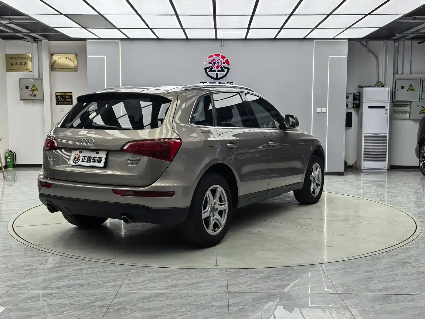 Audi Q5 2011 2.0TFSI Technology фото 13