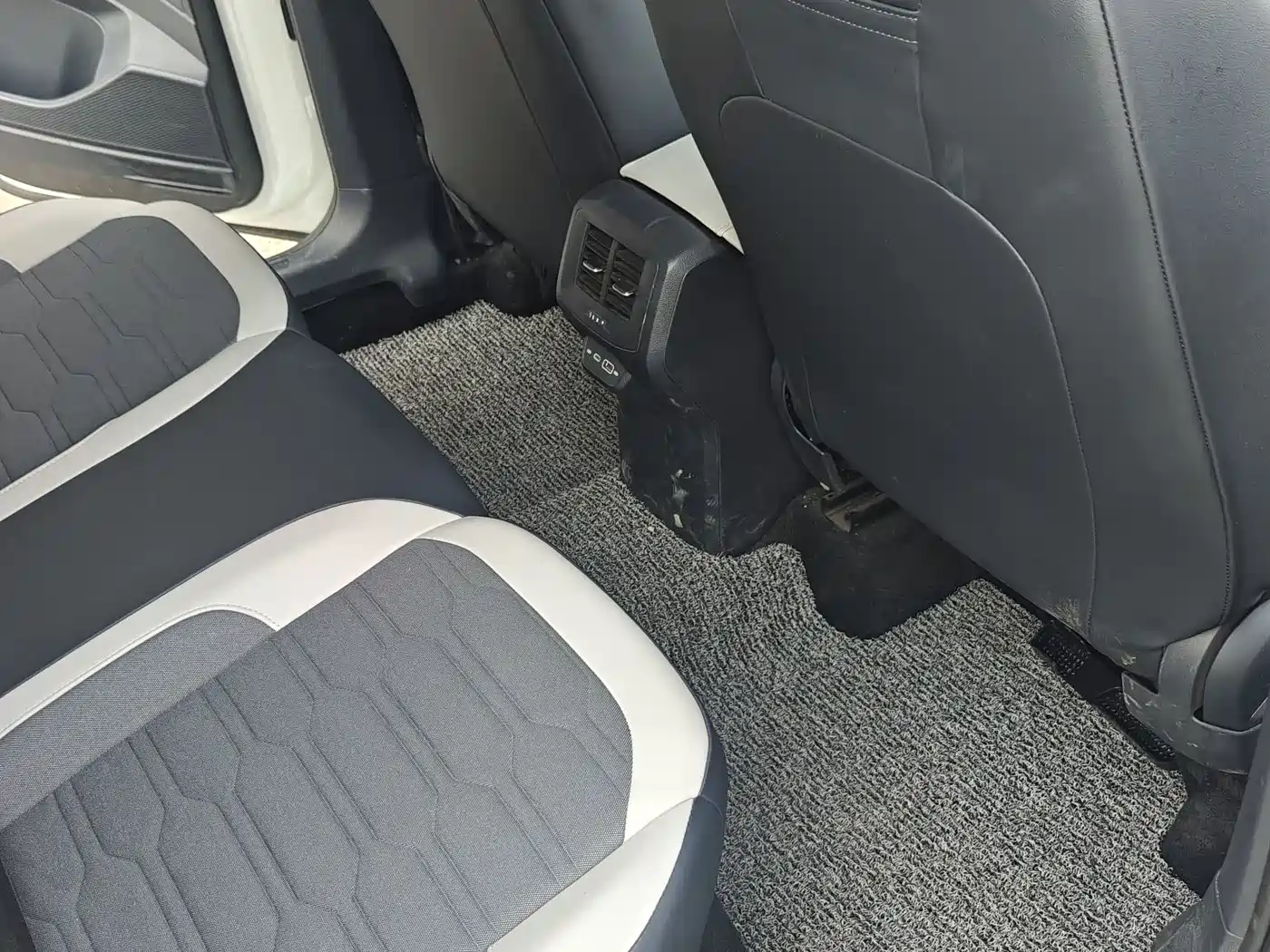 Volkswagen Tharu 2025 New Edge 1.5L Aspiration Edition фото 12