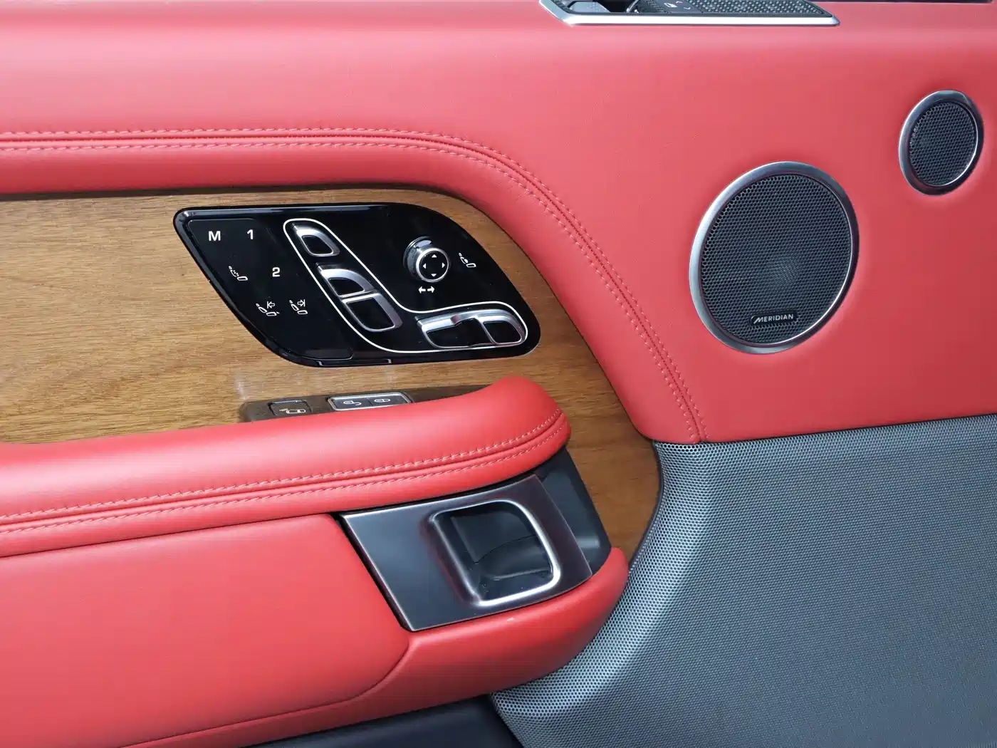 Land Rover Range Rover 2019 3.0 SC V6 Prestige Genesis Extended Edition фото 17