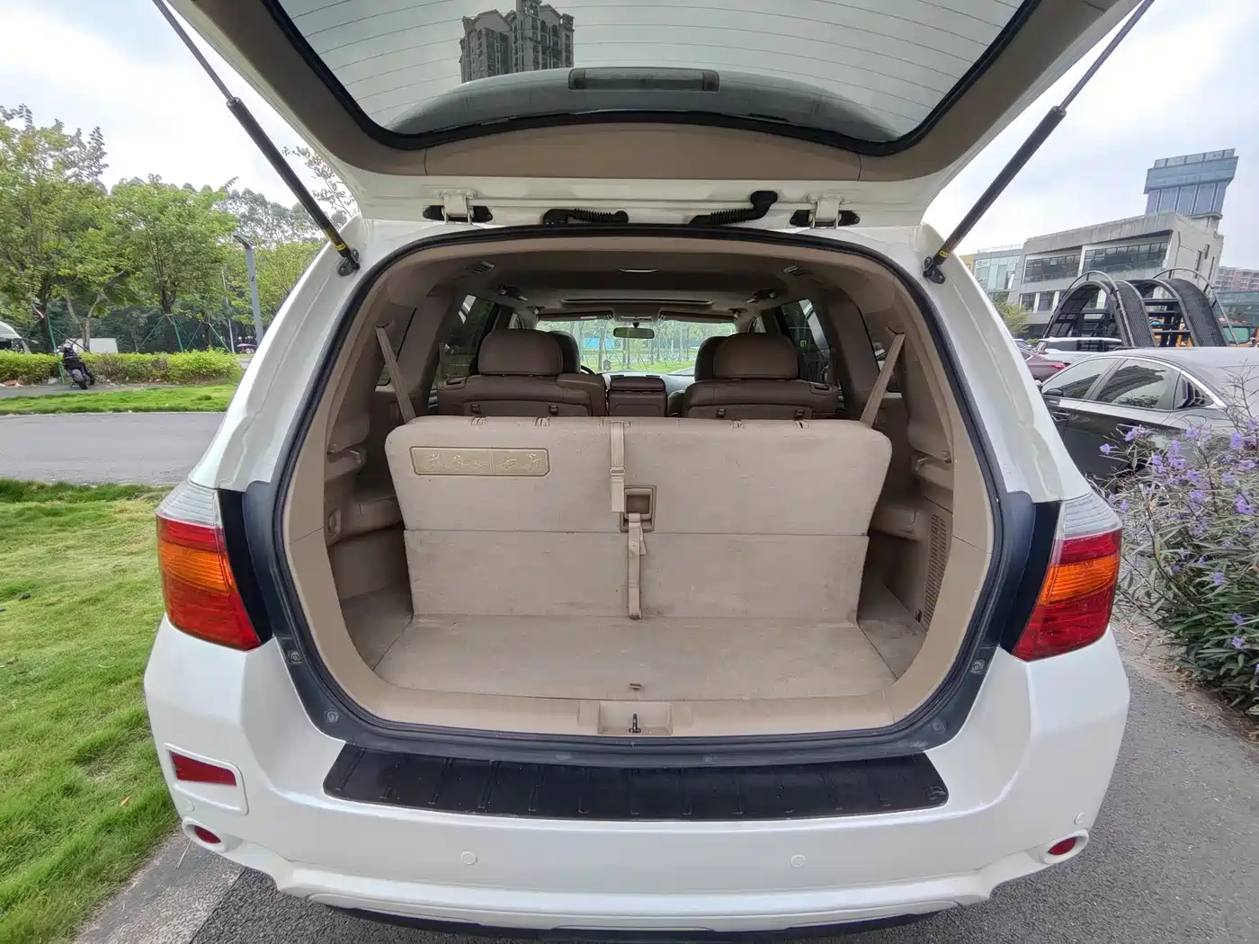 Toyota Highlander 2009 3.5L 4WD 7-seater Luxury Navigation Edition фото 13