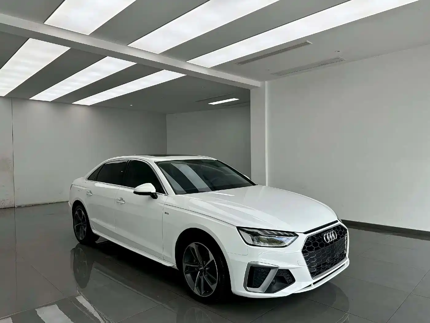 Audi A4L 2020 40 TFSI Fashion Dynamic Edition фото 3