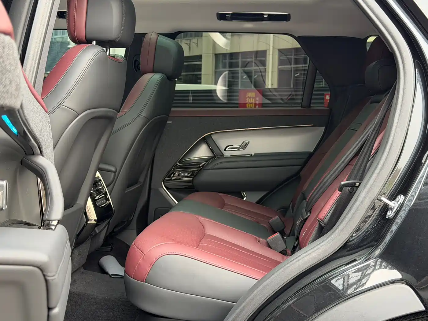 Land Rover Range Rover Sport 2024 400PS Dynamic SE фото 9