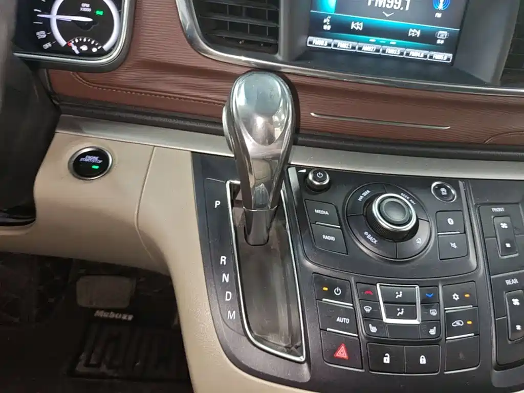 Buick GL8 2018 28T Premium Model China VI фото 14