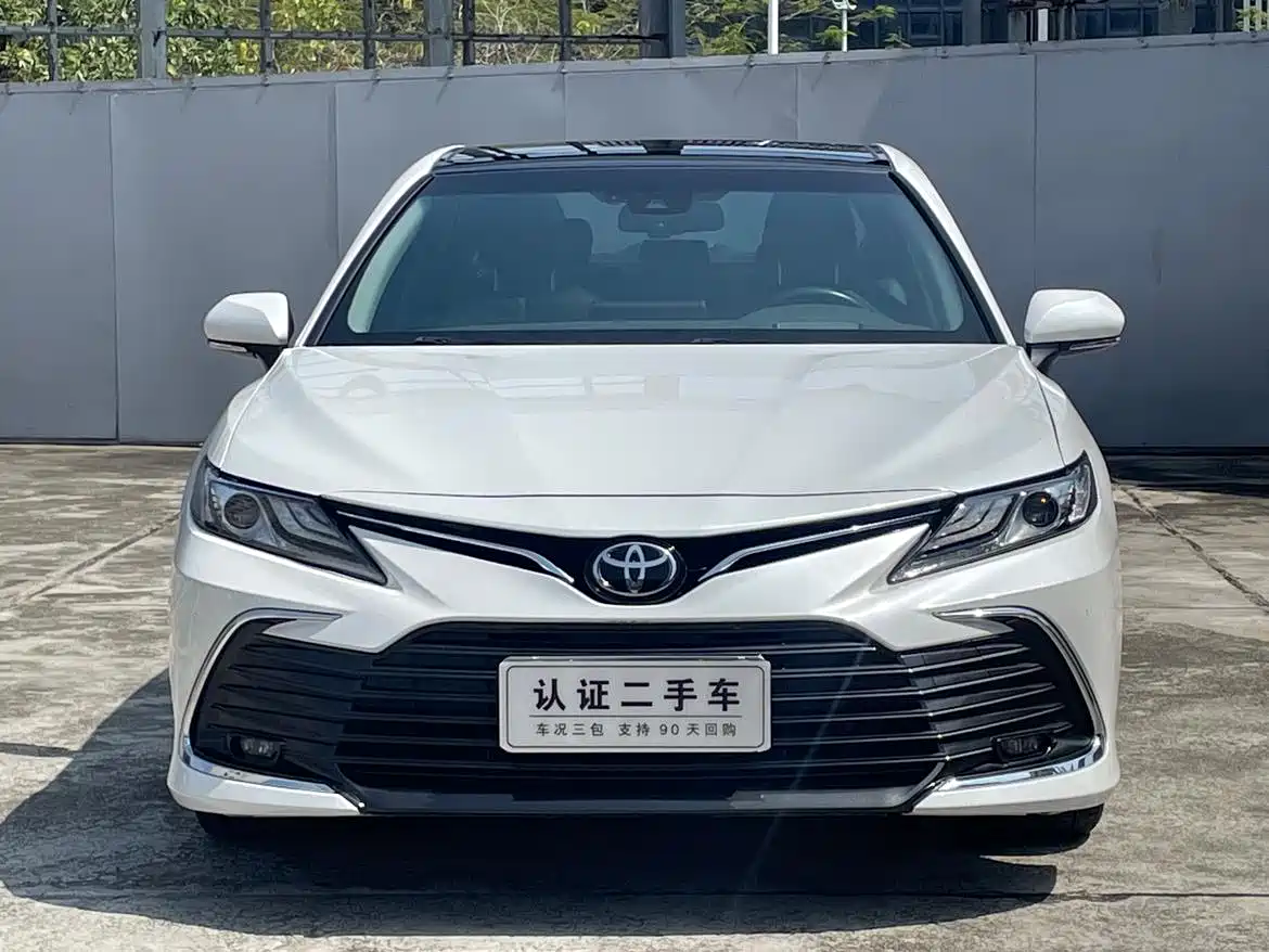 Toyota Camry 2023 2.5G Luxury Edition фото 2