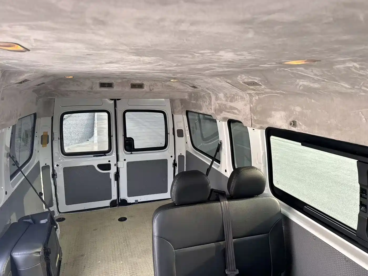 SAIC Maxus Xintu V80 2021 2.0T PLUS AMT Aoyun Long Wheelbase Medium Roof 6/7/8/9 Seater фото 6