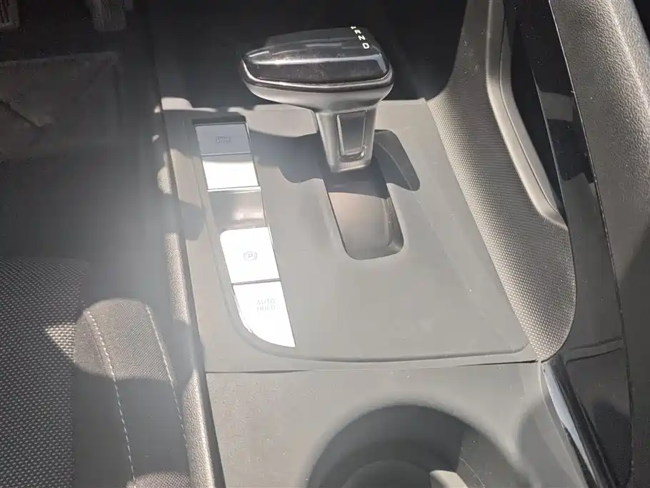MODERN ELANTRA