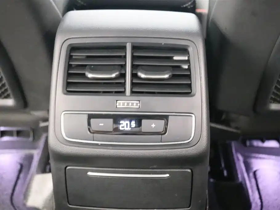 Audi A4L 2020 40 TFSI Fashion Dynamic Edition фото 17