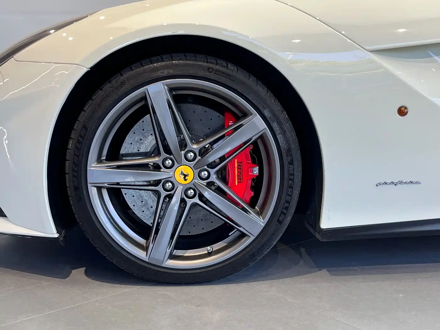 Ferrari F12berlinetta 2013 6.3L Standard фото 4