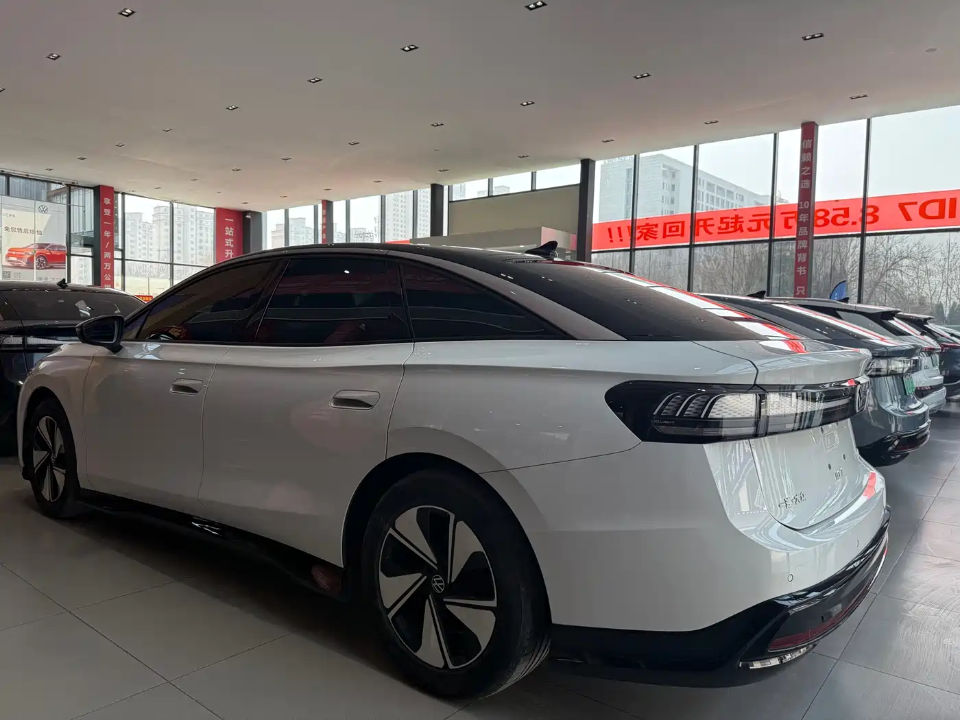 VOLKSWAGEN ID.7 VIZZION