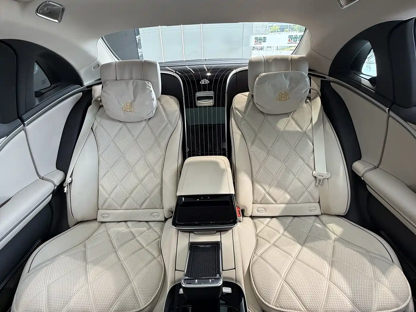 Mercedes-Benz Maybach S-Class 2025 Model S 580 4MATIC фото 6