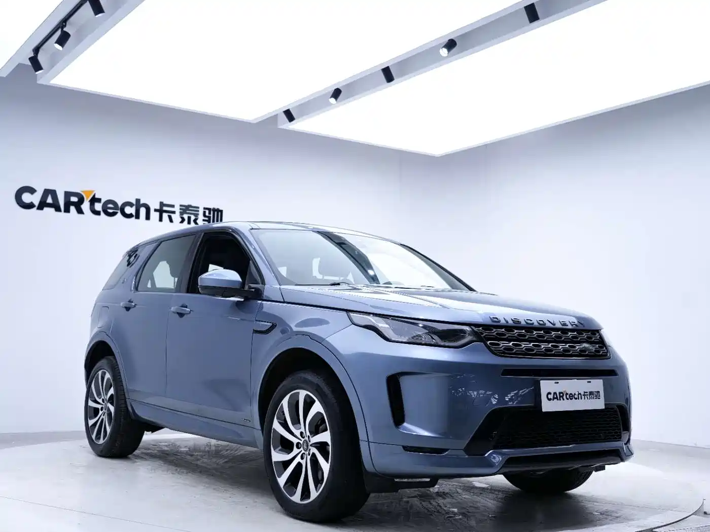 Land Rover Discovery Sport 2020 249PS R-Dynamic Performance фото 4