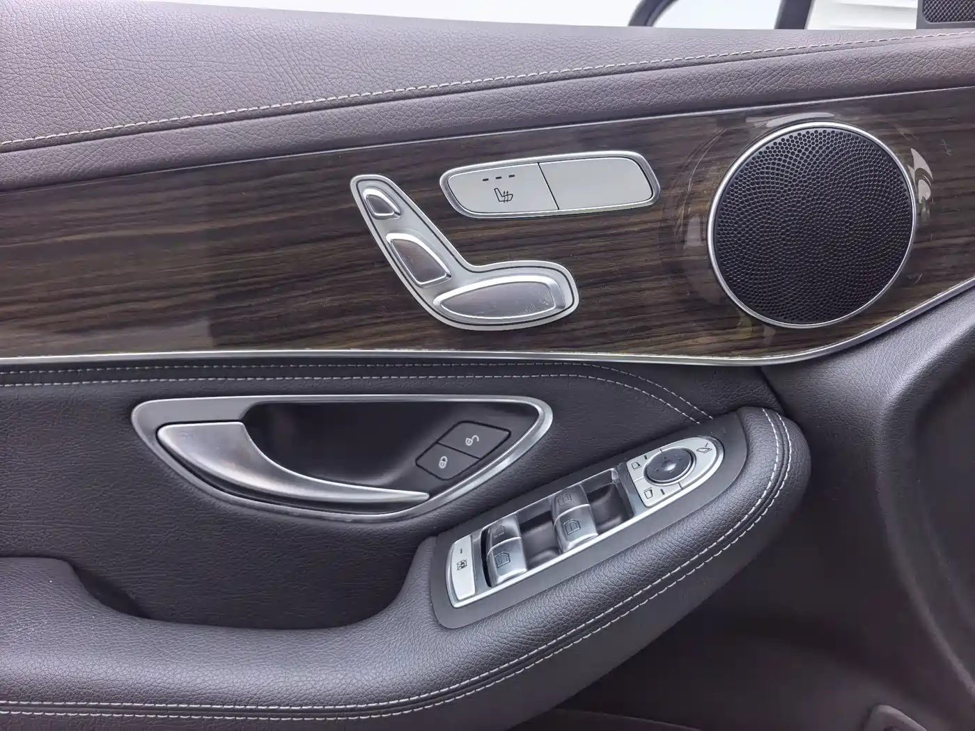 Mercedes-Benz GLC 2019 GLC 260 L 4MATIC Luxury фото 5