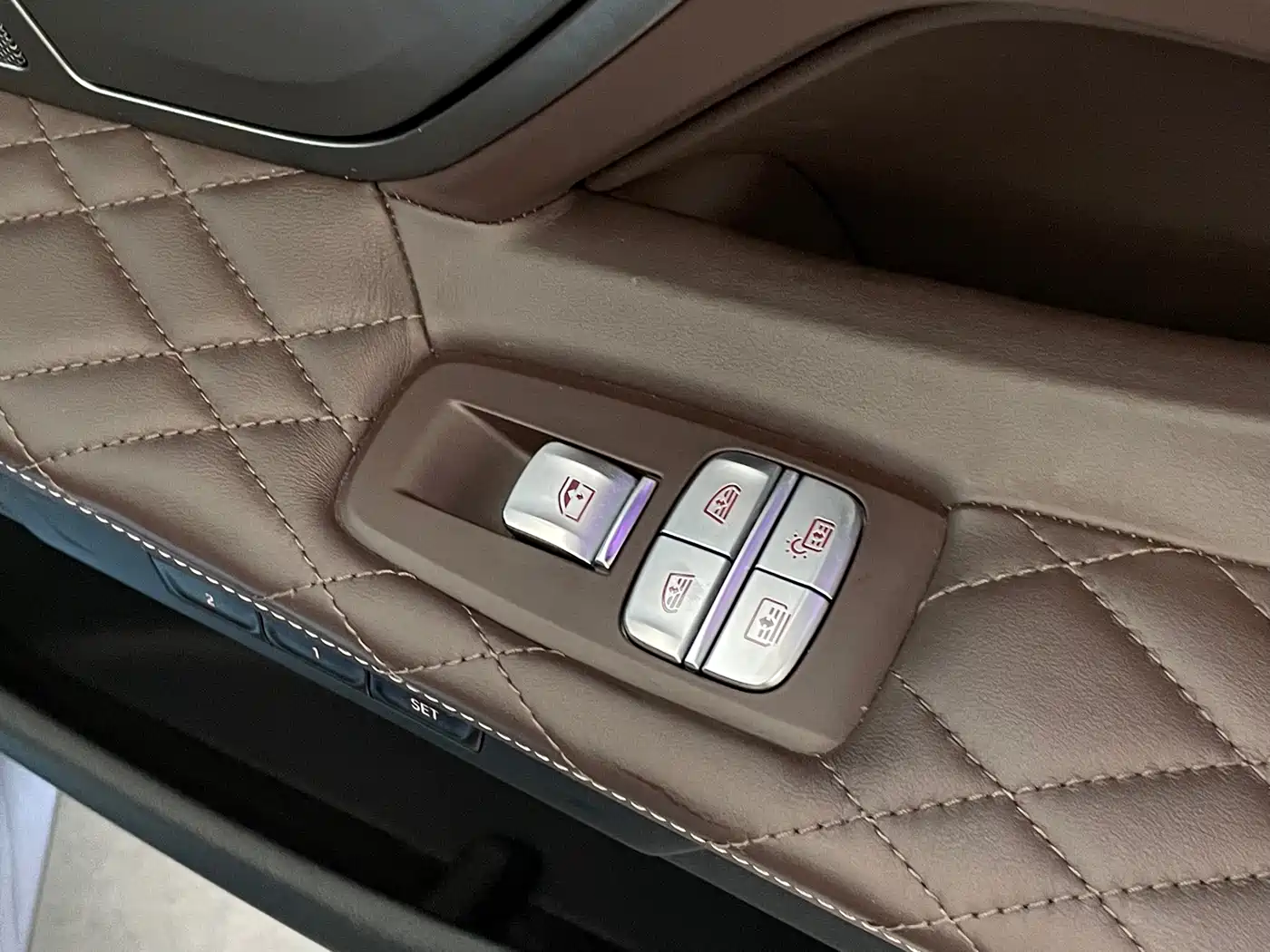 BMW 7 Series 2019 740Li Leading M Sport Package фото 21