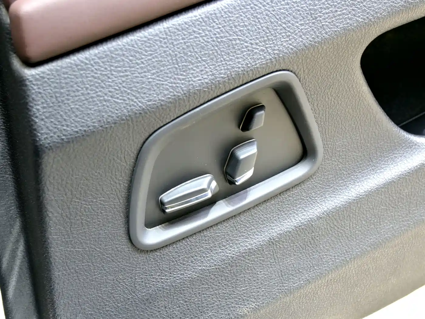 BMW 5 Series 2014 525Li Luxury Design Package фото 23