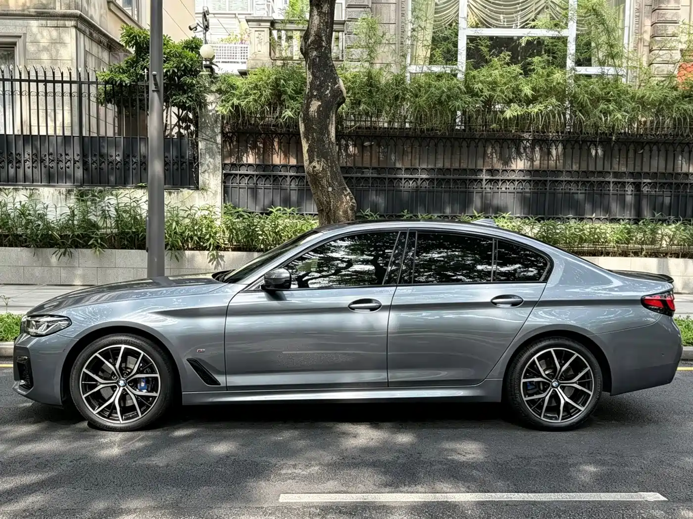 BMW 5 Series (Import) 2022 530i M Sport Package фото 4