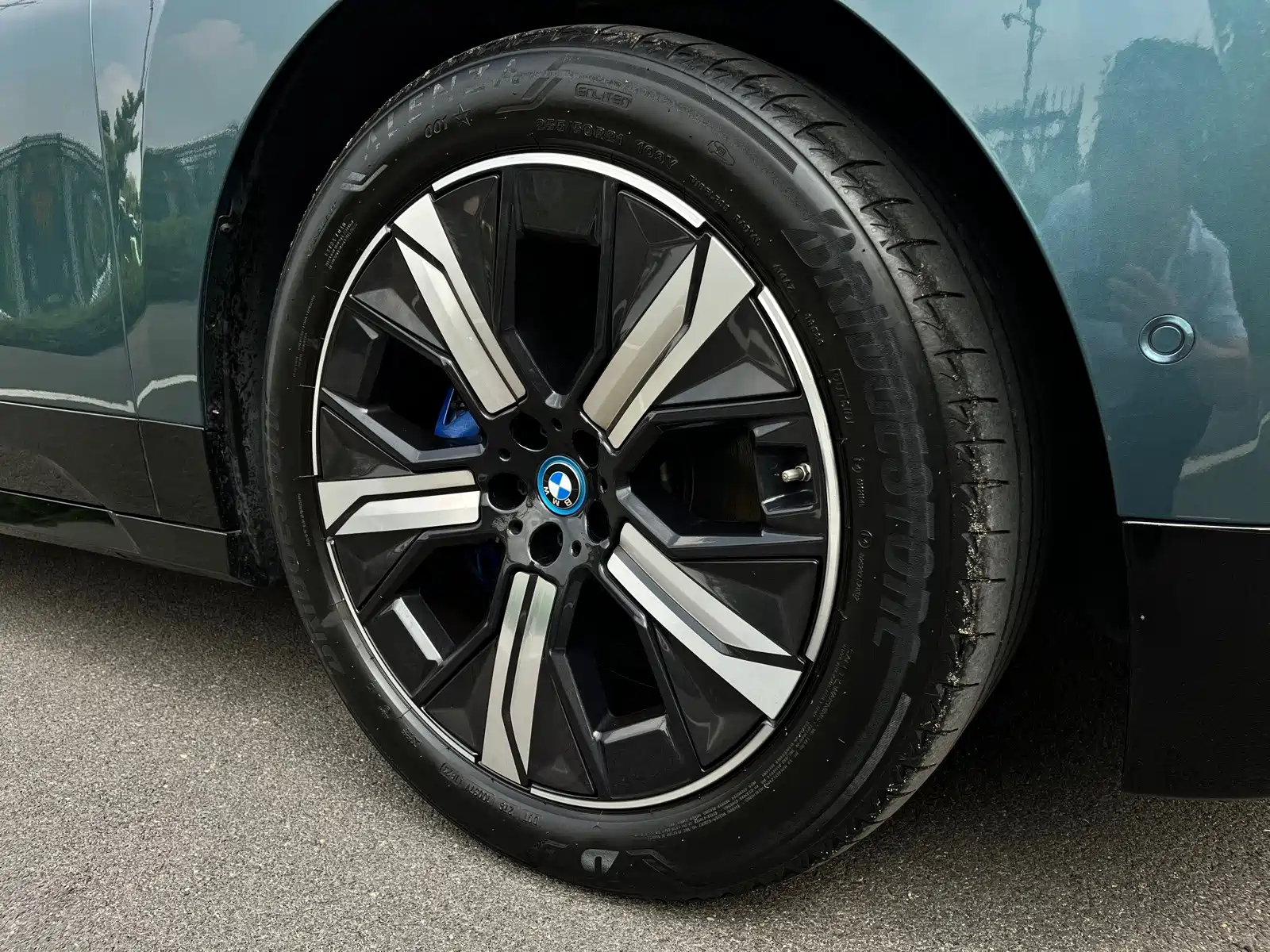Фото 16 - BMW iX